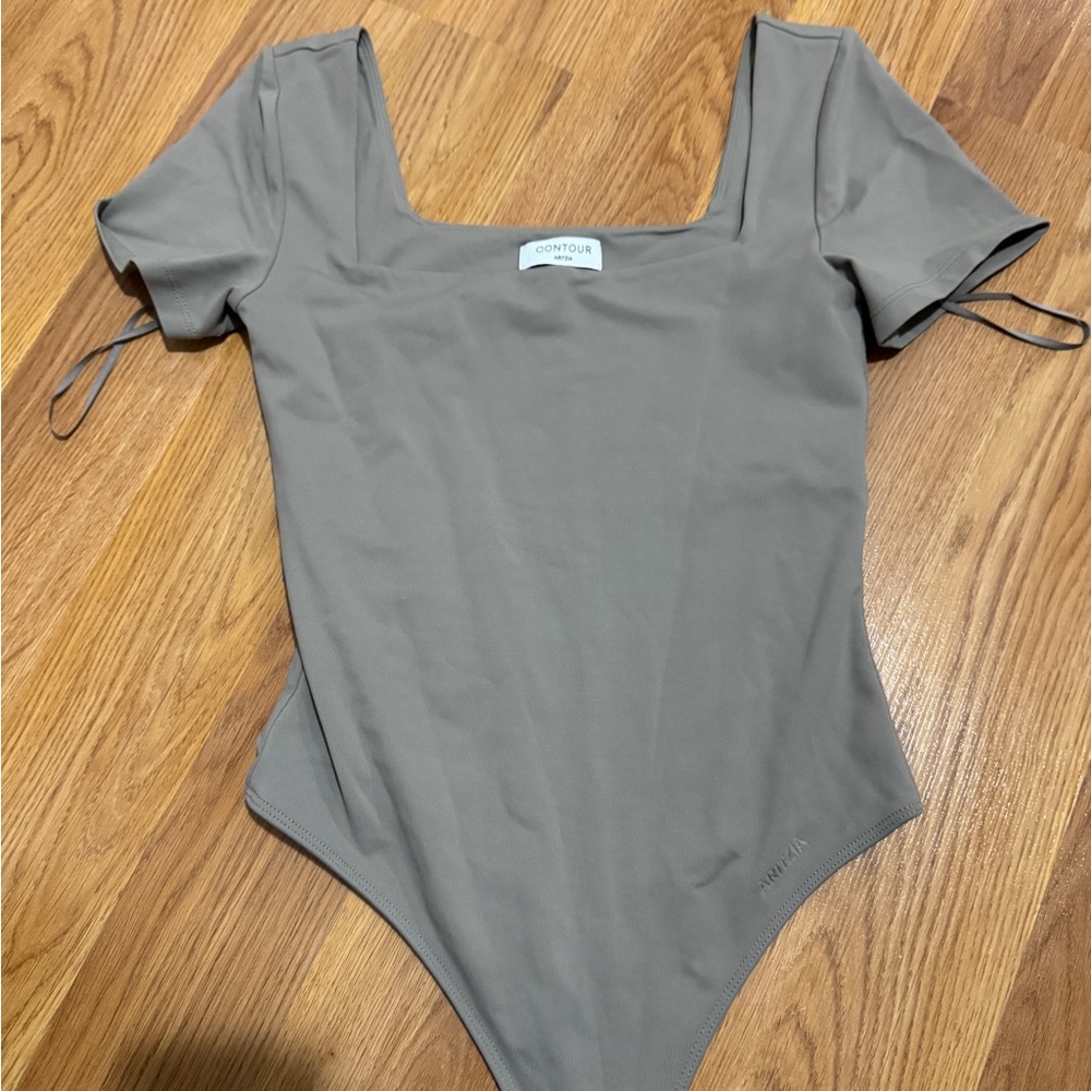 Aritzia Squareneck Contour Bodysuit